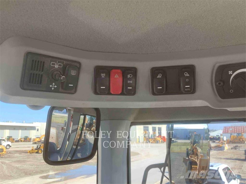 CAT 926M Фронтальні навантажувачі