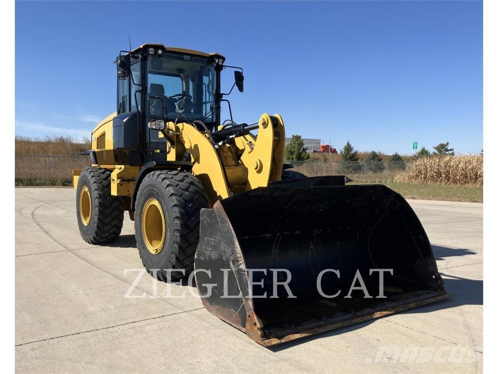 CAT 926M Фронтальні навантажувачі