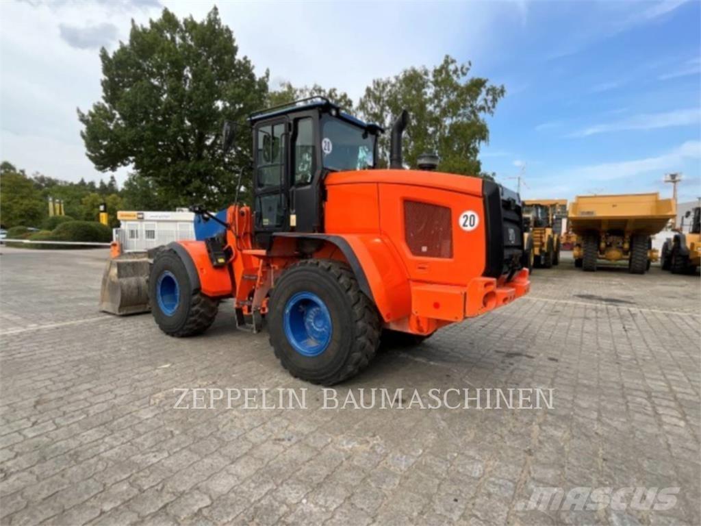 CAT 926M Фронтальні навантажувачі