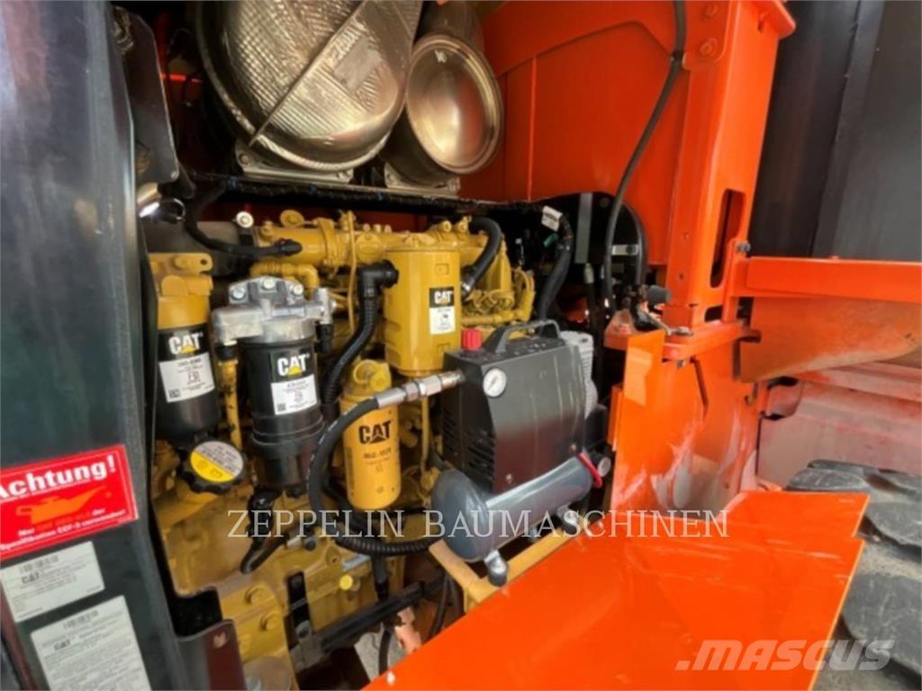 CAT 926M Фронтальні навантажувачі