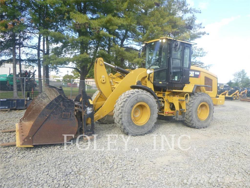 CAT 926M Фронтальні навантажувачі