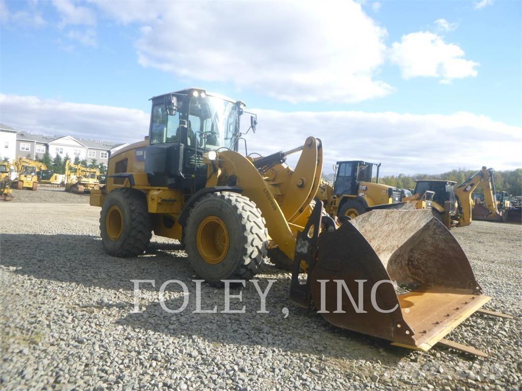 CAT 926M Фронтальні навантажувачі