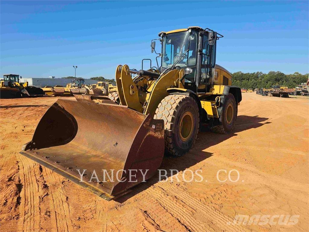 CAT 926M Фронтальні навантажувачі