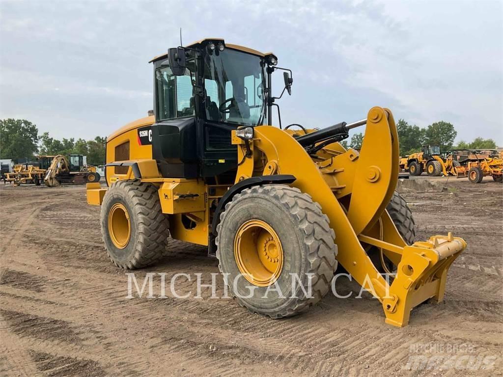 CAT 926M 3RQ Фронтальні навантажувачі