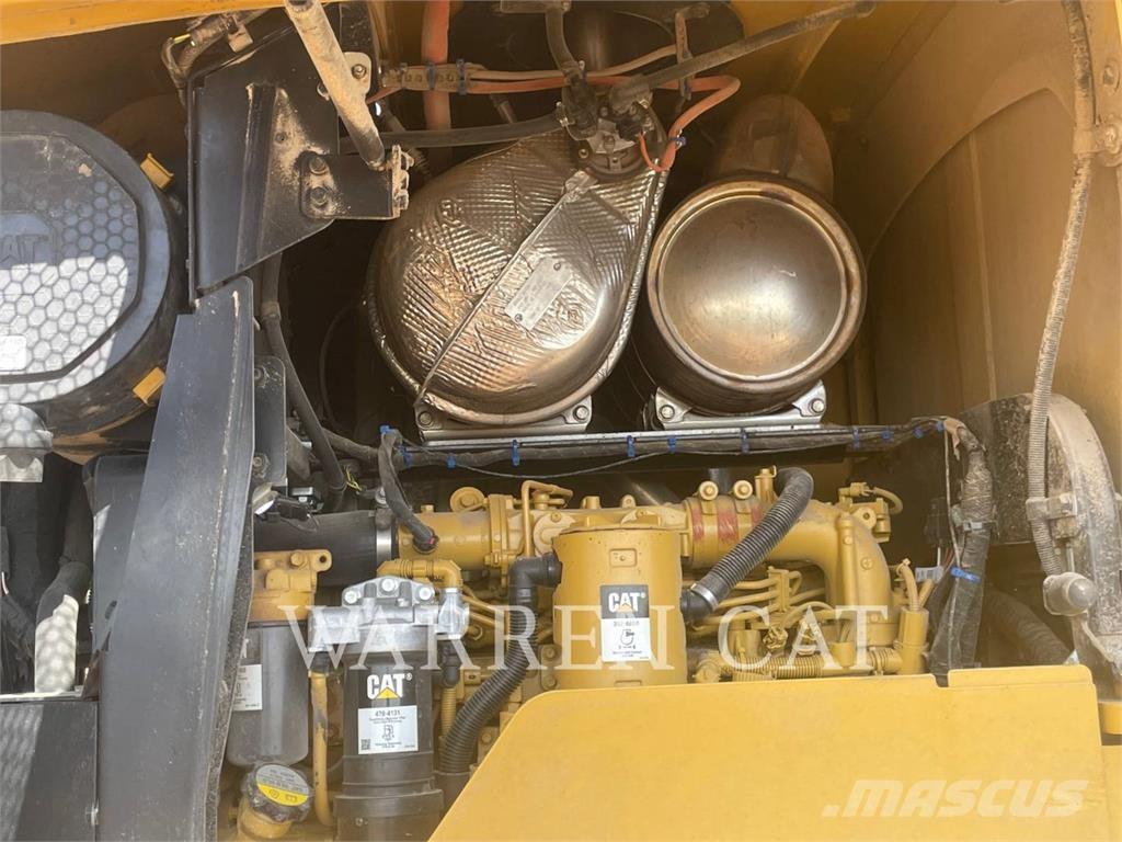 CAT 926M HL Фронтальні навантажувачі