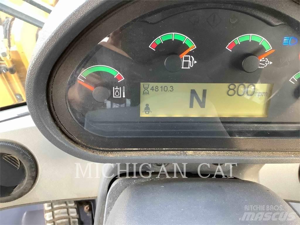 CAT 926M Q Фронтальні навантажувачі
