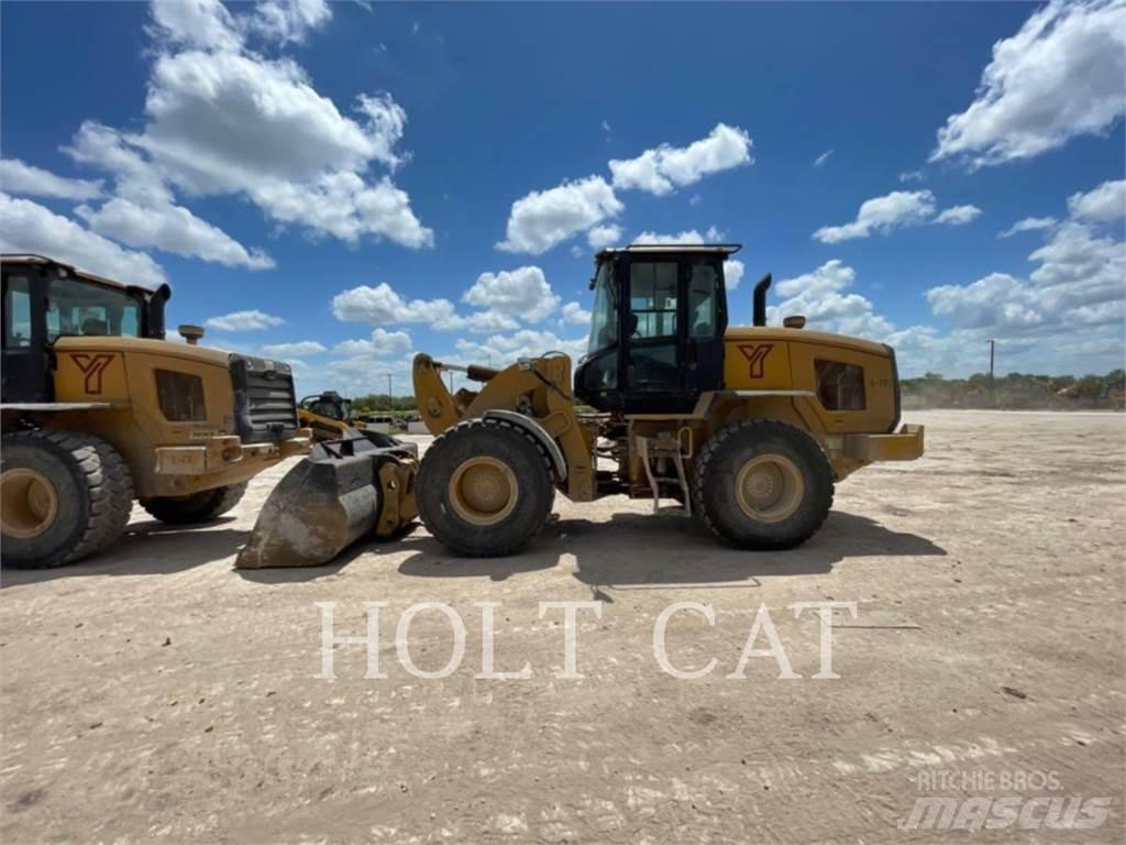 CAT 926M QC Фронтальні навантажувачі