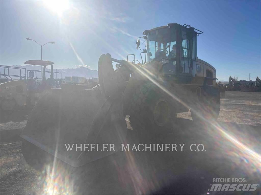 CAT 926M QC Фронтальні навантажувачі