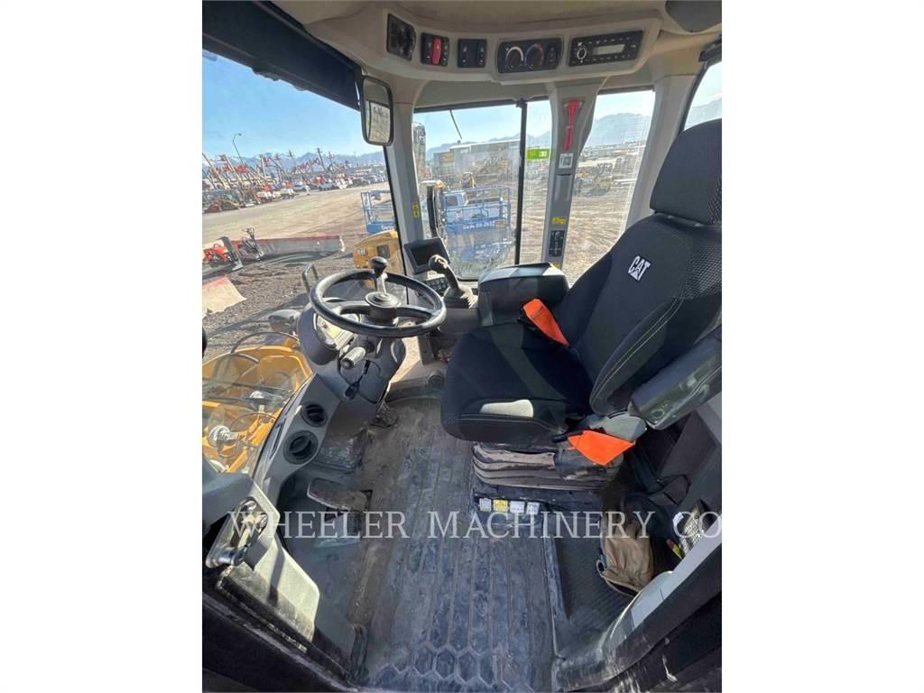CAT 926M QC Фронтальні навантажувачі