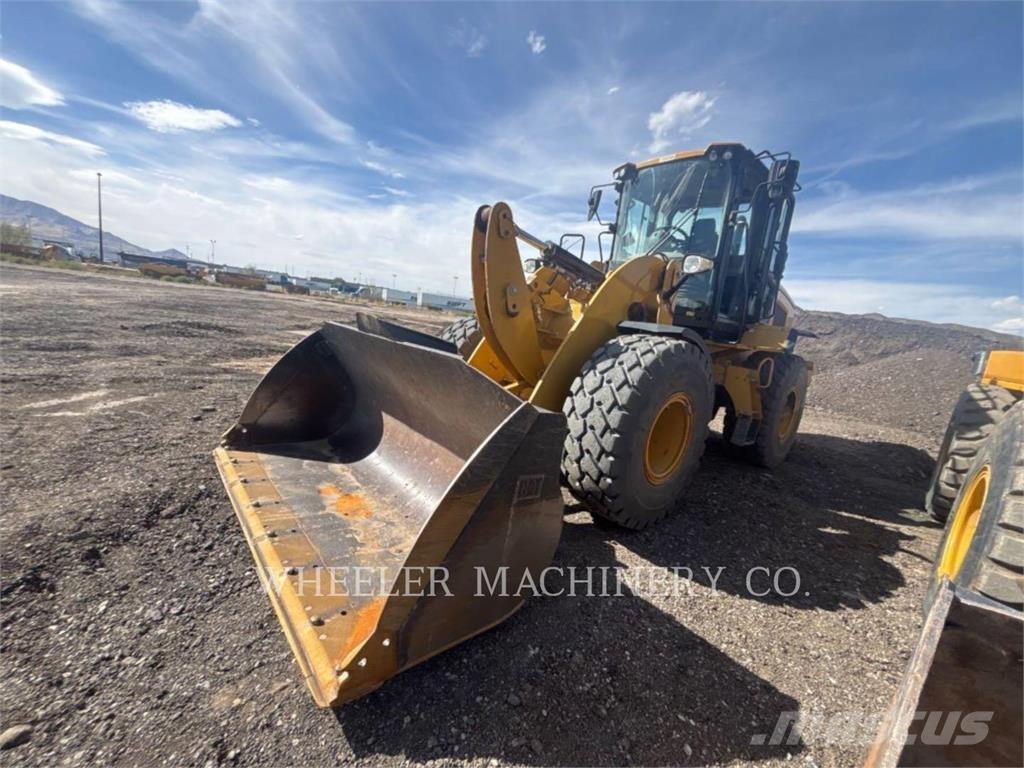 CAT 926M QC Фронтальні навантажувачі