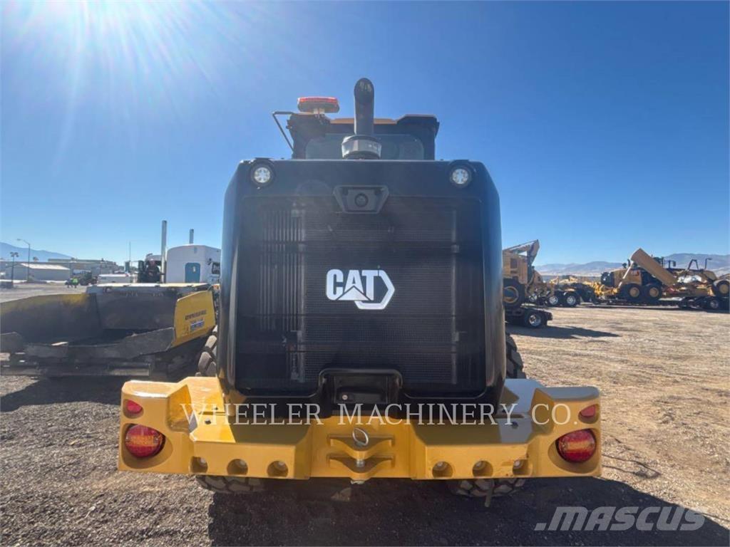 CAT 926M QC Фронтальні навантажувачі