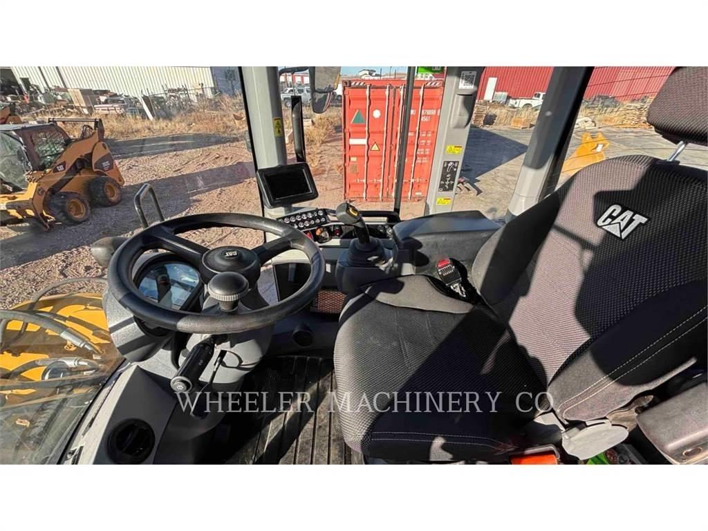 CAT 926M QC 3V Фронтальні навантажувачі