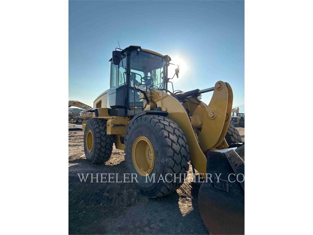 CAT 926M QC 3V Фронтальні навантажувачі
