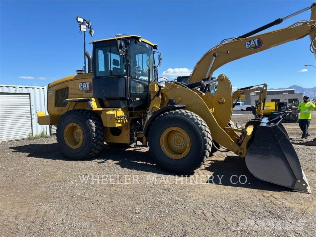CAT 926M QC 3V Фронтальні навантажувачі