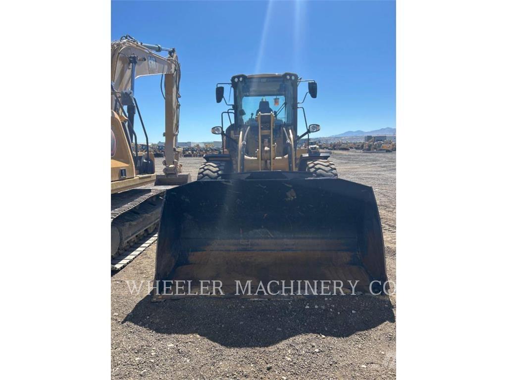 CAT 926M QC 3V Фронтальні навантажувачі