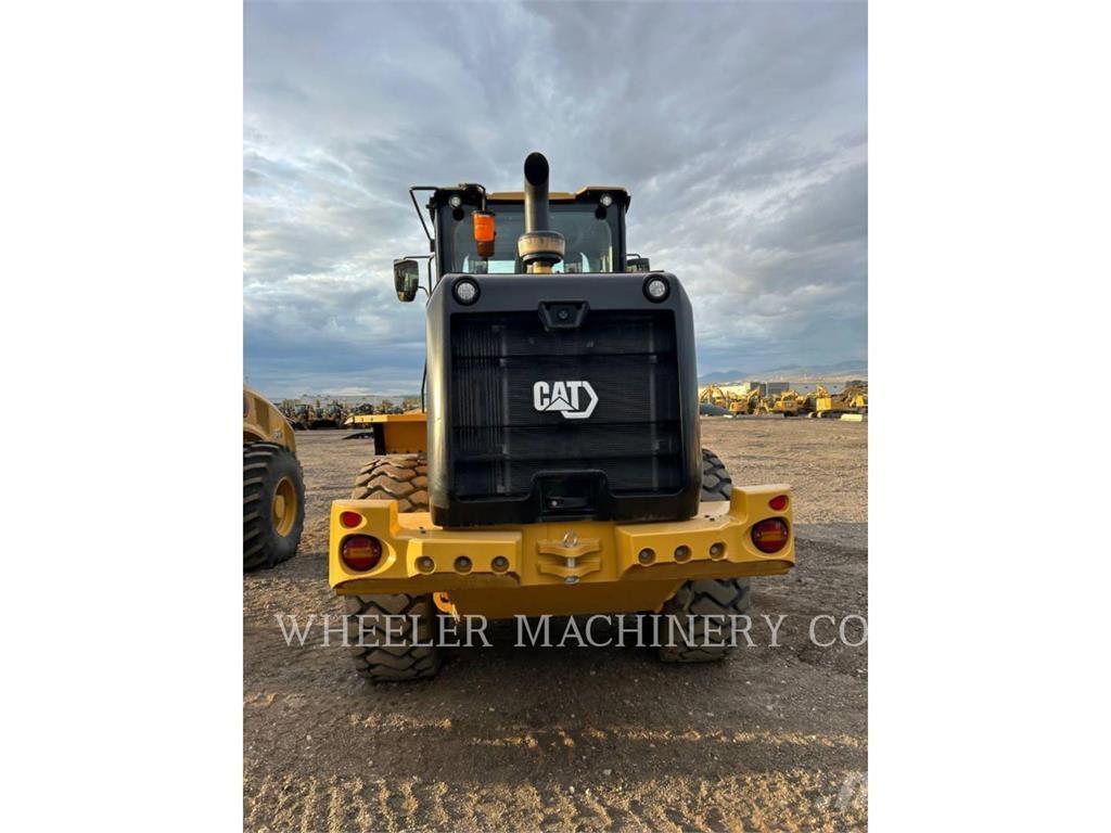 CAT 926M QC 3V Фронтальні навантажувачі