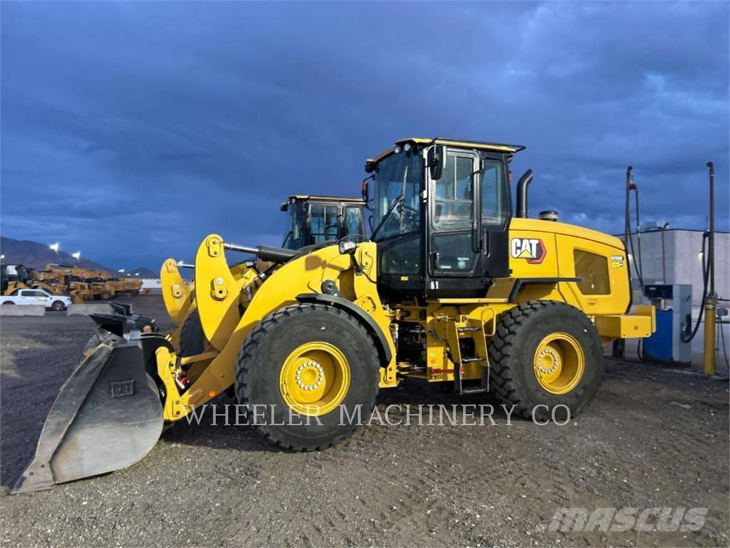 CAT 926M QC 3V Фронтальні навантажувачі