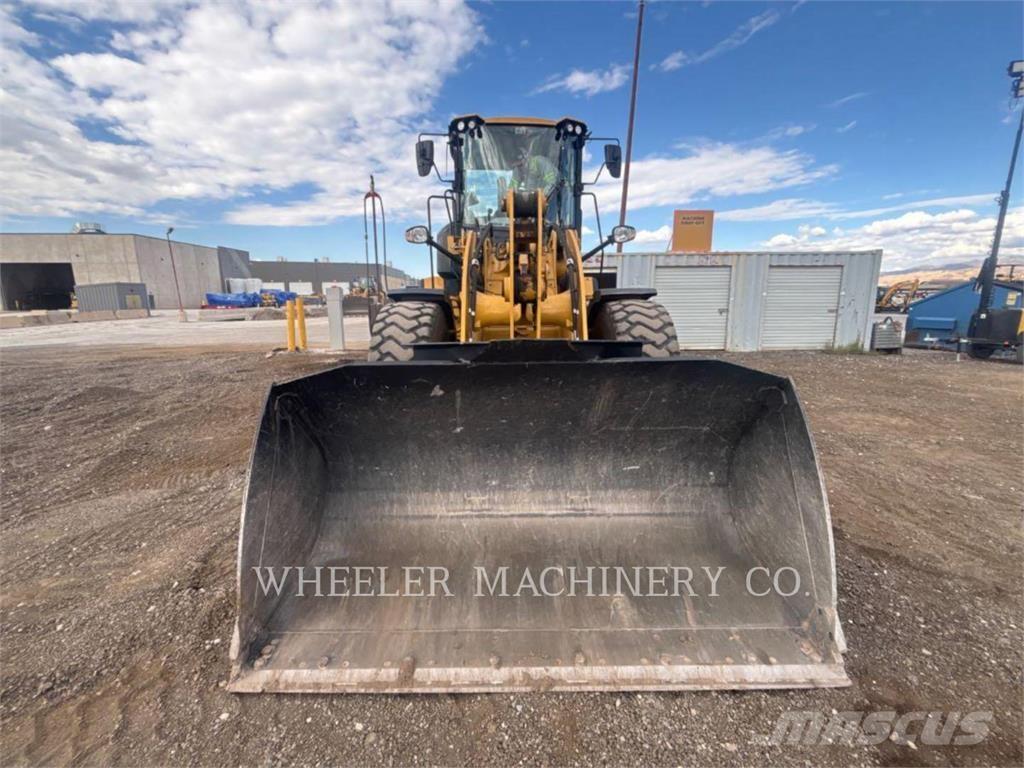 CAT 926M QC 3V Фронтальні навантажувачі