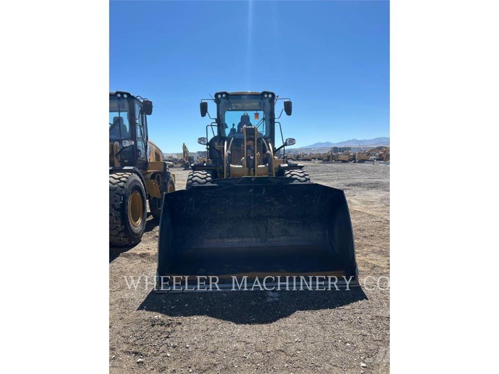 CAT 926M QC 3V Фронтальні навантажувачі