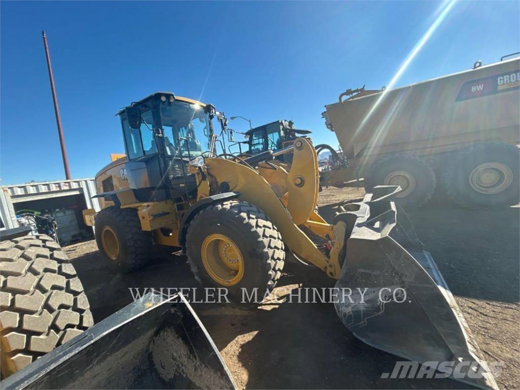 CAT 926M QC 3V Фронтальні навантажувачі
