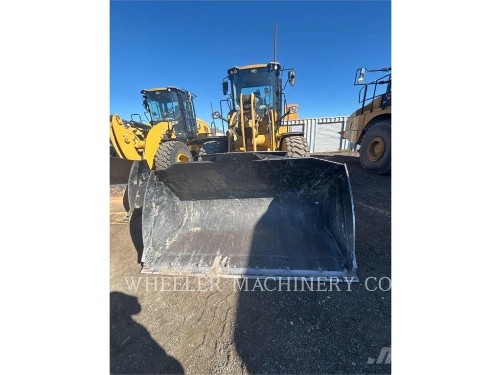 CAT 926M QC 3V Фронтальні навантажувачі