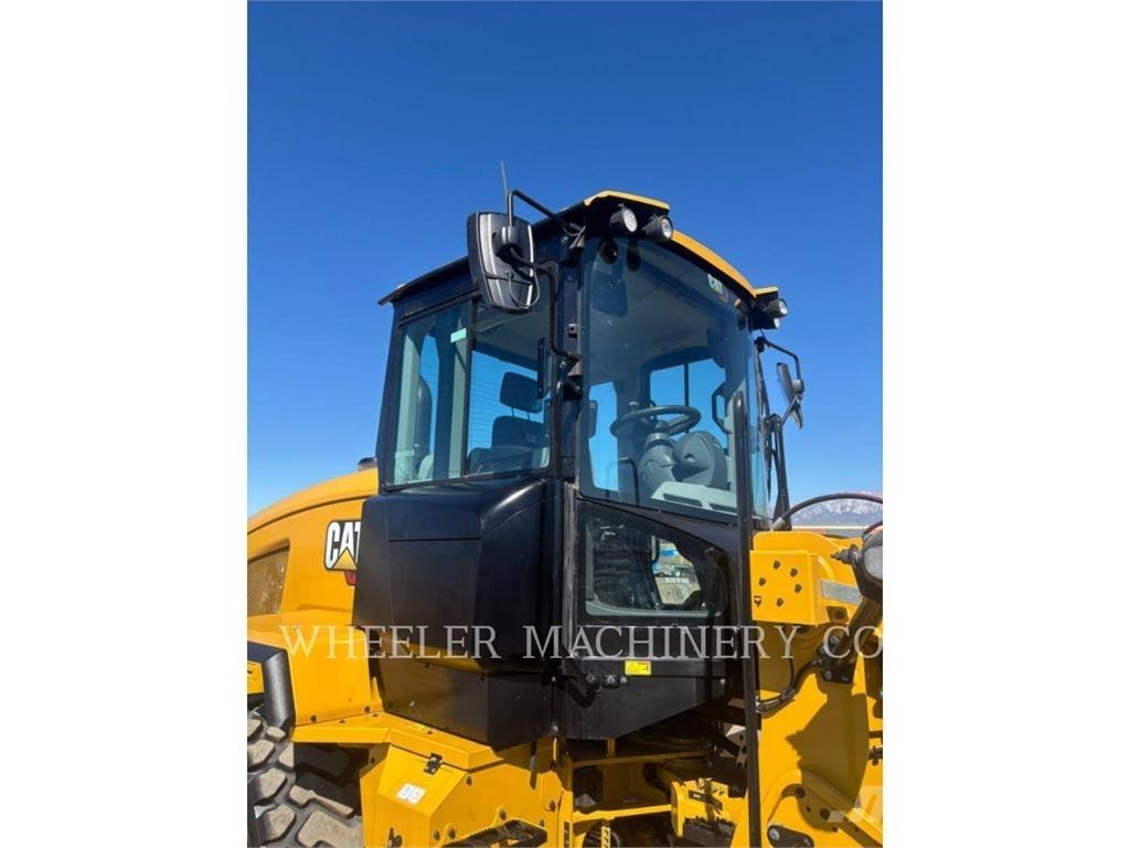 CAT 926M QC 3V Фронтальні навантажувачі
