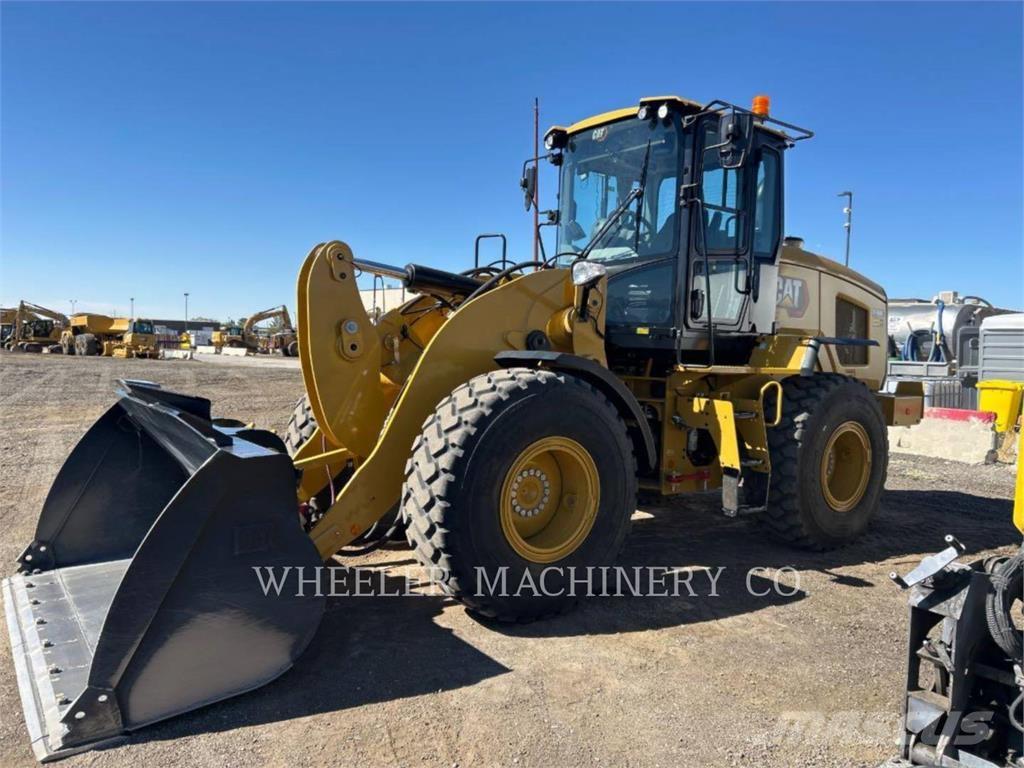 CAT 926M QC 3V Фронтальні навантажувачі