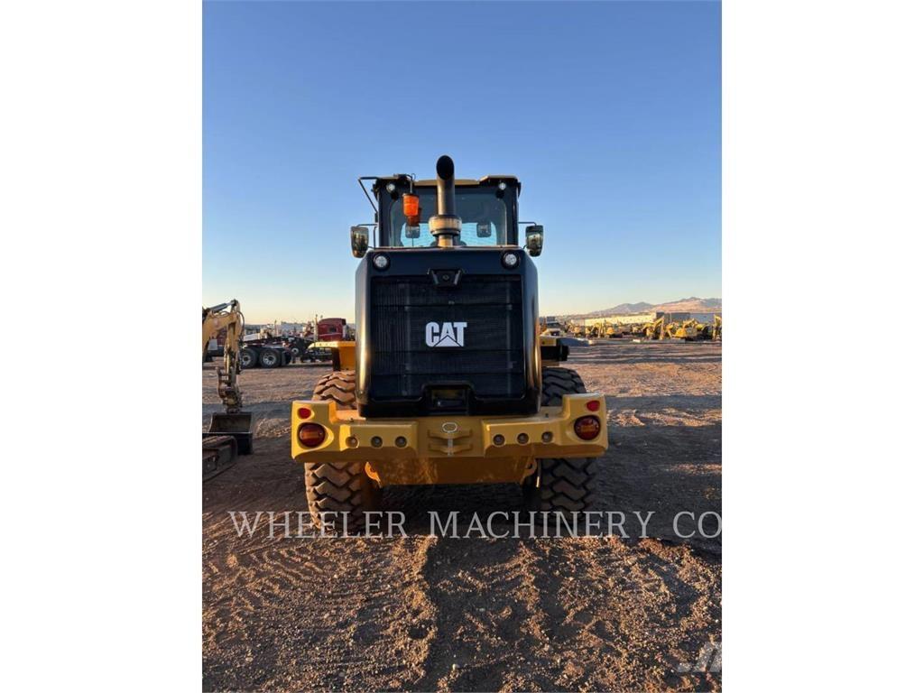 CAT 926M QC 3V Фронтальні навантажувачі