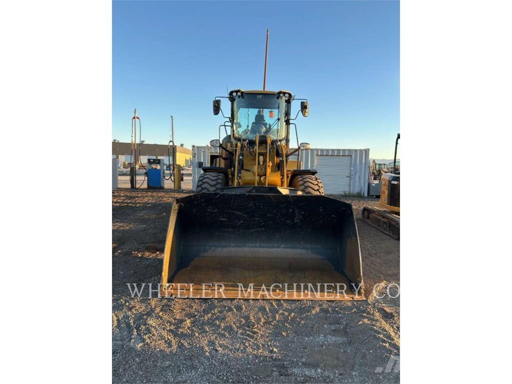 CAT 926M QC 3V Фронтальні навантажувачі