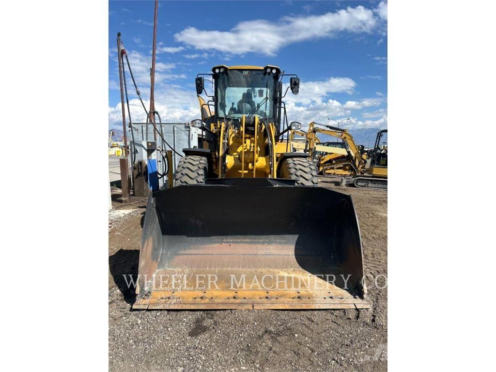 CAT 926M QC 3V Фронтальні навантажувачі