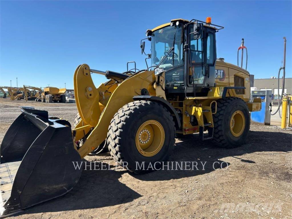 CAT 926M QC 3V Фронтальні навантажувачі