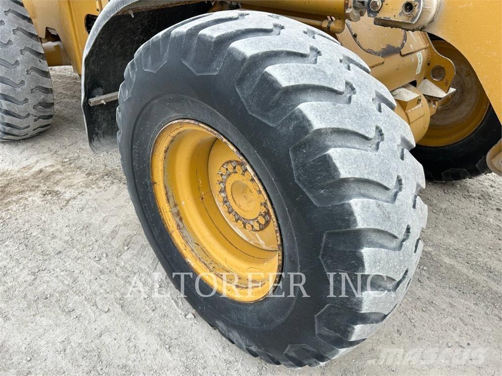 CAT 928G Фронтальні навантажувачі