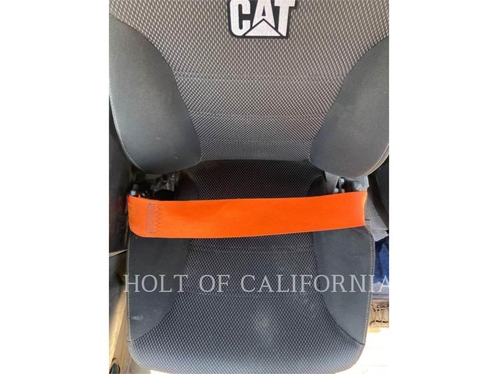 CAT 930 Фронтальні навантажувачі
