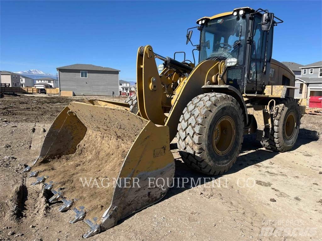 CAT 930 Фронтальні навантажувачі