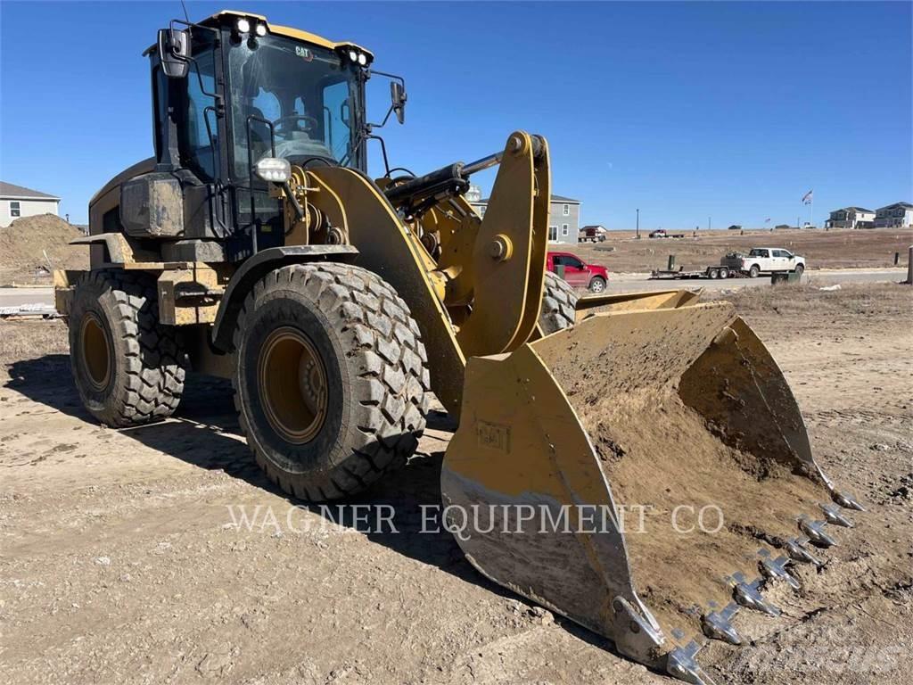 CAT 930 Фронтальні навантажувачі