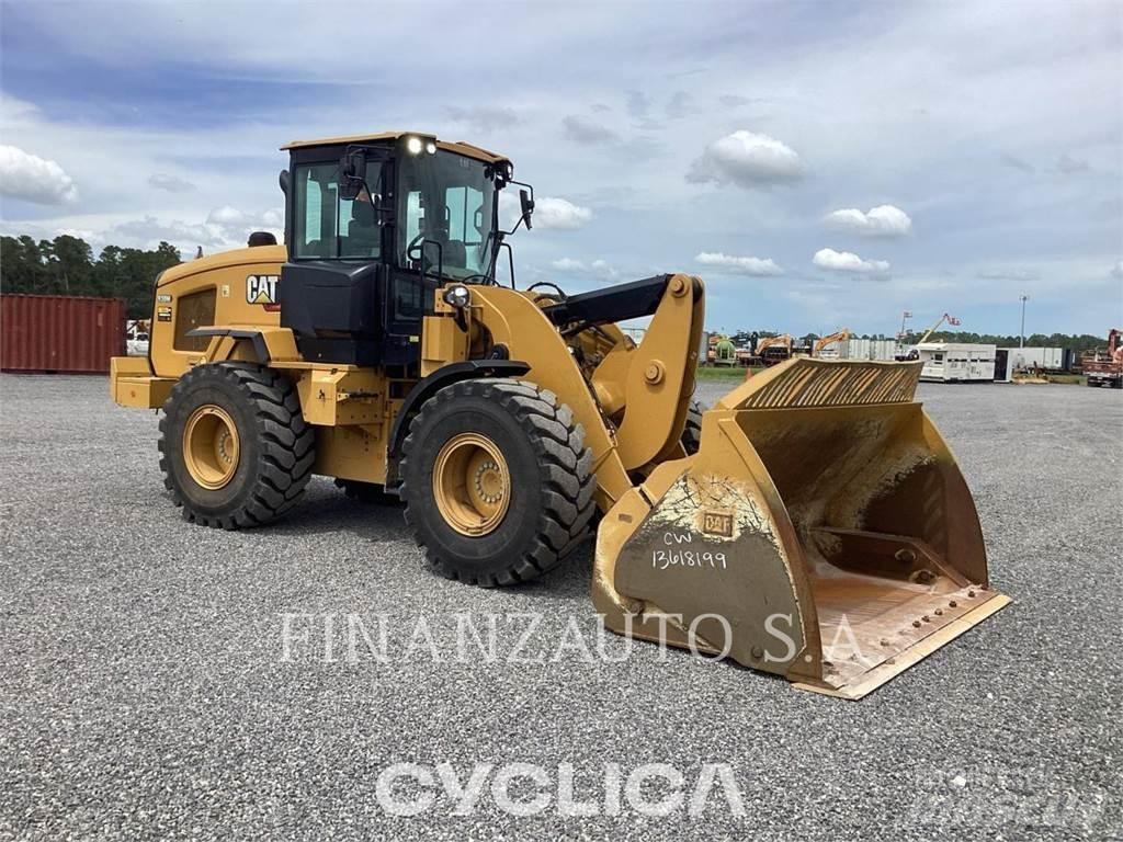 CAT 930 Фронтальні навантажувачі