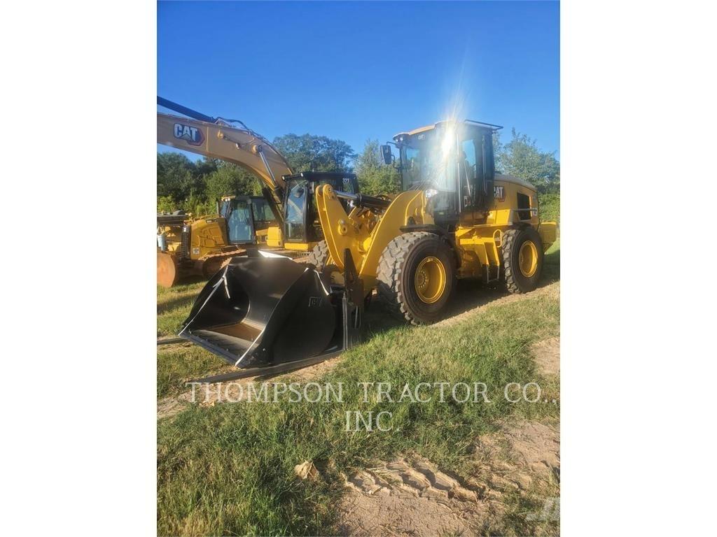 CAT 930 Фронтальні навантажувачі