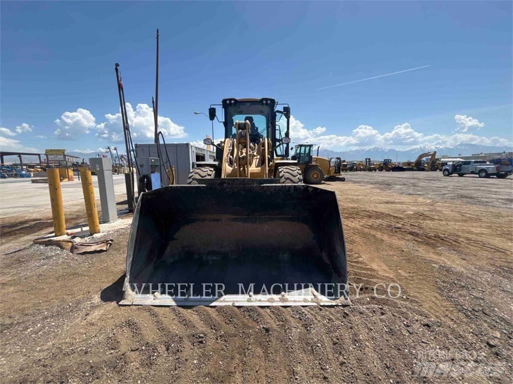 CAT 930 QC Фронтальні навантажувачі