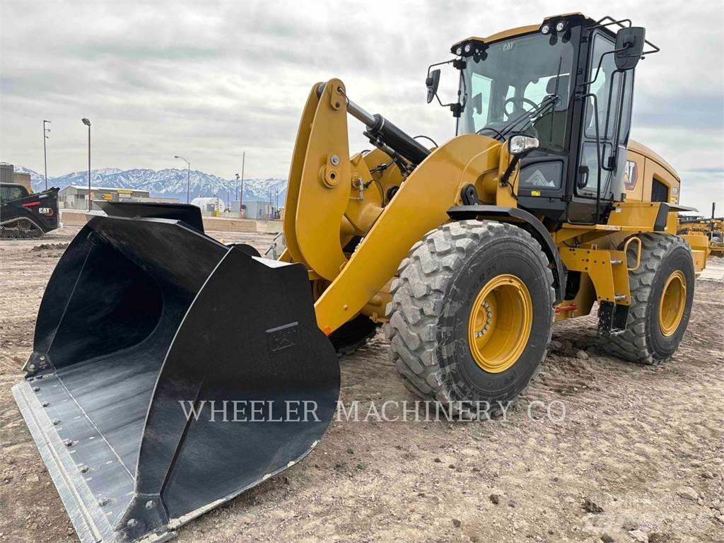CAT 930 QC Фронтальні навантажувачі