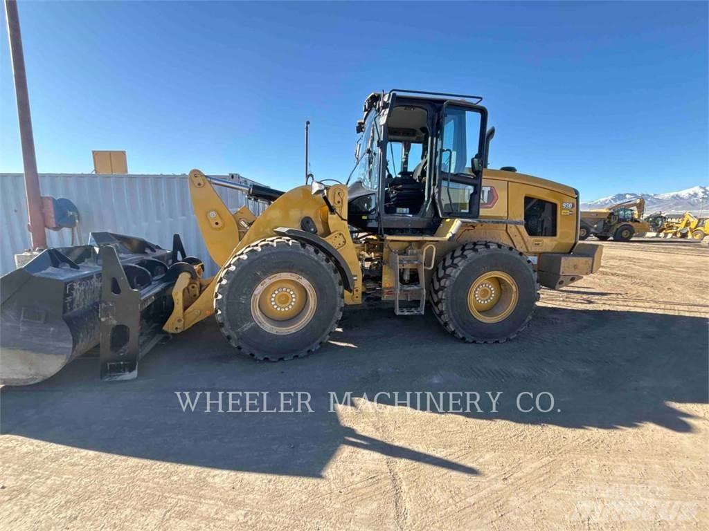 CAT 930 QC Фронтальні навантажувачі