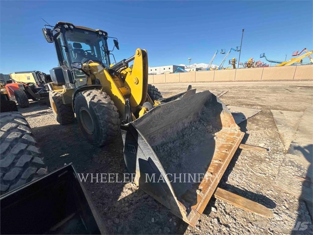 CAT 930 QC Фронтальні навантажувачі