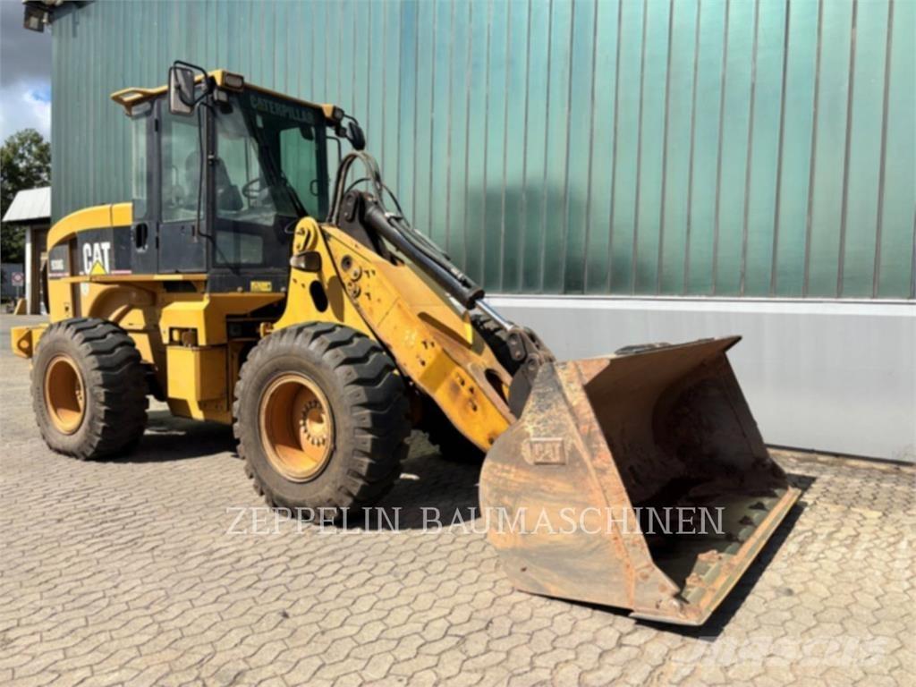 CAT 930G Фронтальні навантажувачі
