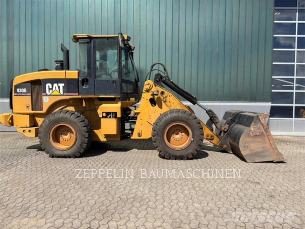 CAT 930G Фронтальні навантажувачі