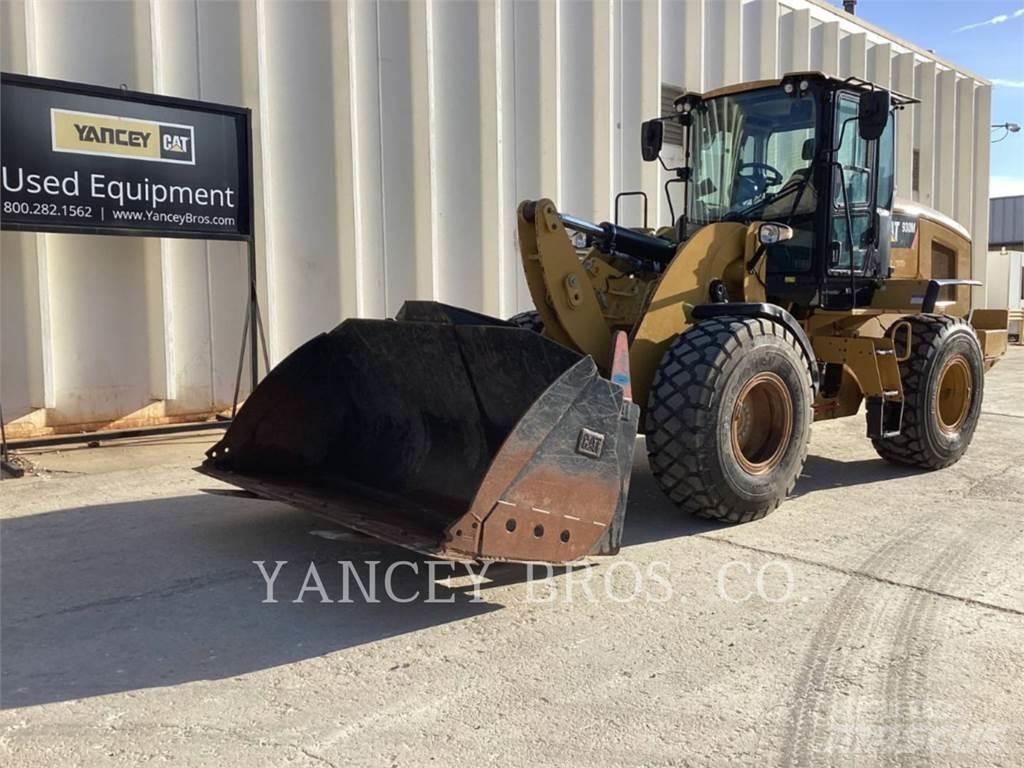 CAT 930M Фронтальні навантажувачі