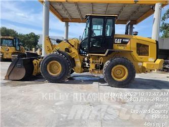 CAT 930M Фронтальні навантажувачі