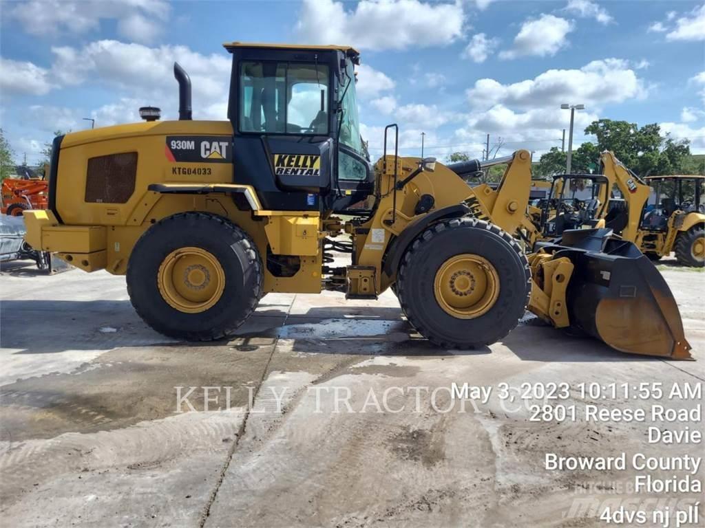 CAT 930M Фронтальні навантажувачі