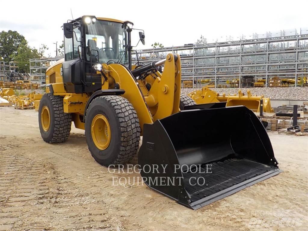 CAT 930M Фронтальні навантажувачі
