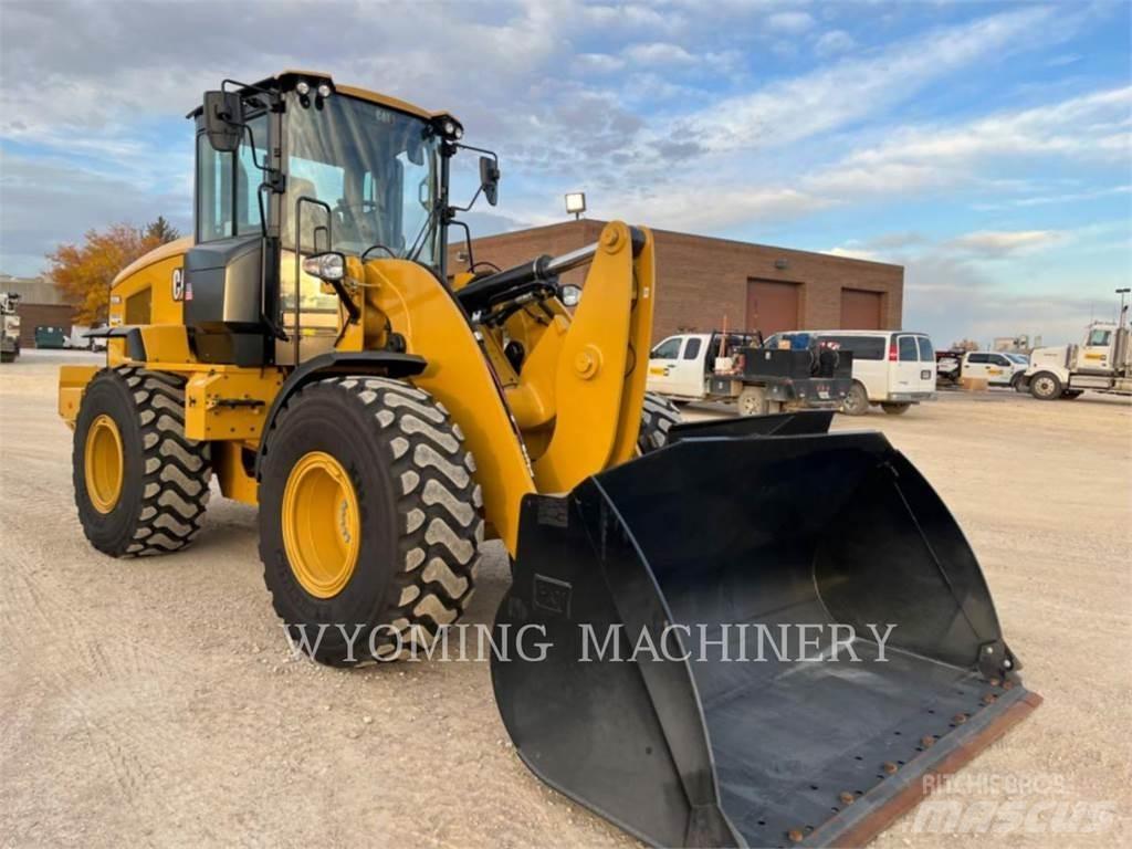 CAT 930M Фронтальні навантажувачі