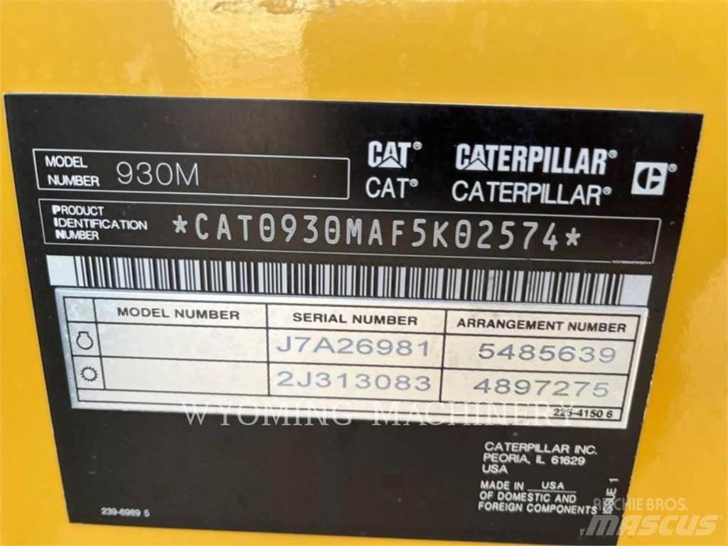 CAT 930M Фронтальні навантажувачі