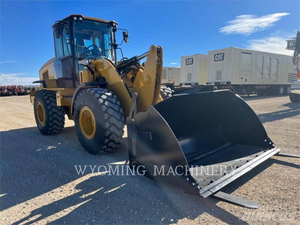 CAT 930M Фронтальні навантажувачі